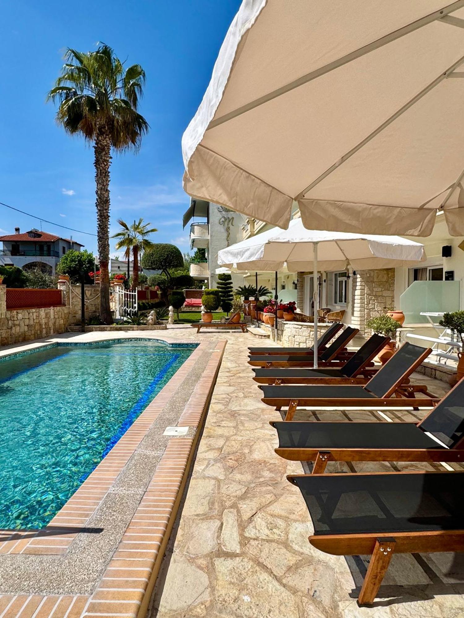 Melis Studios Aparthotel 4*