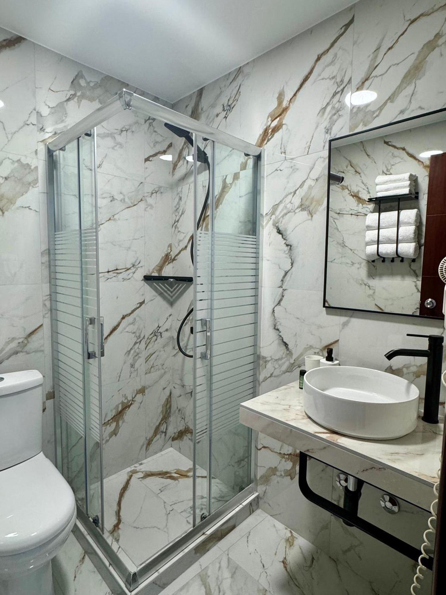 Melis Studios Aparthotel